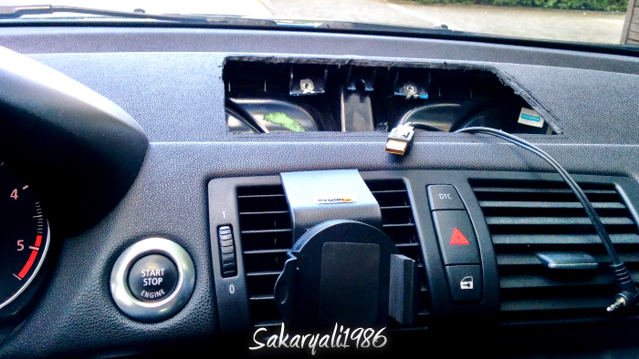 Vorbereitung auf den Einbau des NEXUS 7 Tablets beim BMW 1er E87