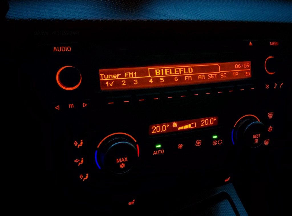 BMW Professional Radio von ALPINE im BMW 1er E87